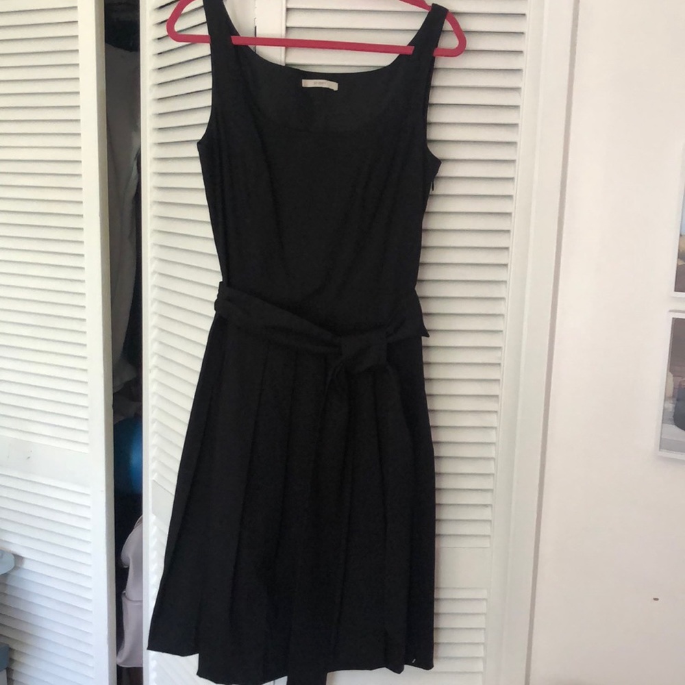 Gorgeous little black dress. In great condition!